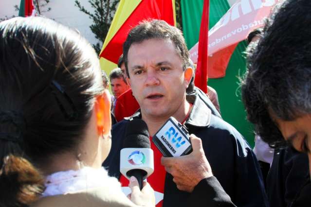 Vander nega ter emendas para contratos da &quot;M&aacute;fia do Asfalto&quot;