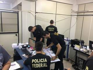 Operação da PF é realizada nesta terça-feira em Três Lagoas. (Foto: Ricardo Ojeda)