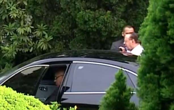 Paulo Maluf se entrega &agrave; Pol&iacute;cia Federal em S&atilde;o Paulo