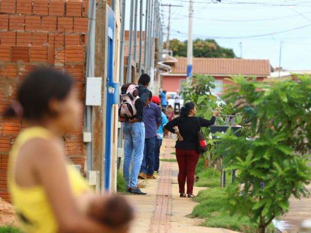 Enquanto 42 mil esperam casa, Emha confirma venda ilegal de im&oacute;veis