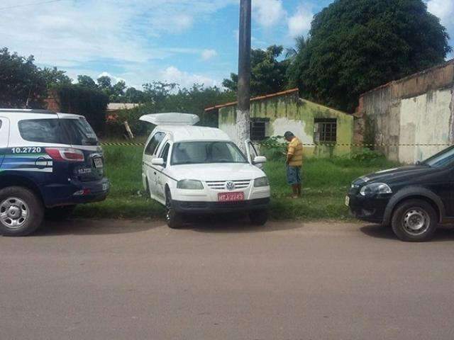 Homem &eacute; encontrado morto e com sinais de apedrejamento em casa abandonada