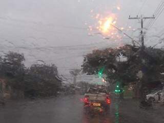 Chuva na região da Avenida Bandeirantes com Salgado (Foto: Liniker Ribeiro)