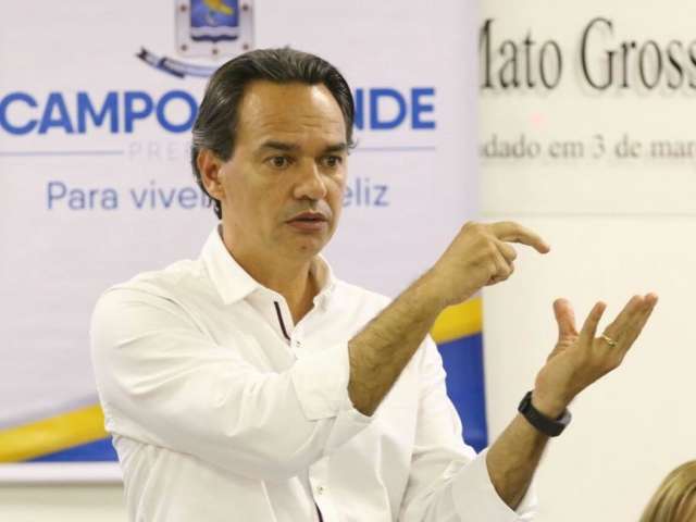 Crise pol&iacute;tica &lsquo;fulminante&rsquo; tornou conten&ccedil;&otilde;es inadi&aacute;veis, diz prefeito
