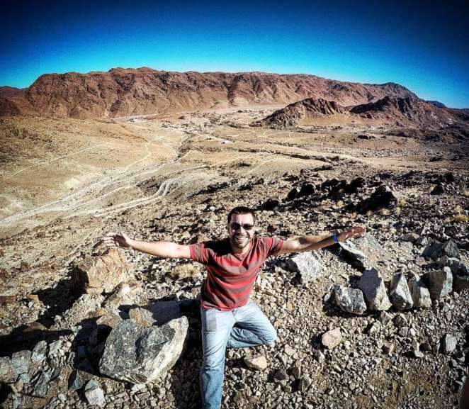 A alegria de estar no topo do Monte Sinai.