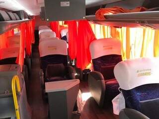 Interior dos ônibus da Seriema que serão usados nas viagens para Corumbá (Foto: Sylma Lima / Capital do Pantanal)