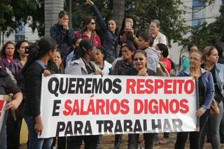Líderes da greve tiveram a demissão suspensa nesta segunda-feira (Foto: Marcos Ermínio/Arquivo)
