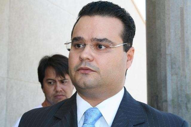 S&oacute; &quot;press&atilde;o popular&quot; acaba com 14&ordm; e 15&ordm; sal&aacute;rios, diz F&aacute;bio Trad