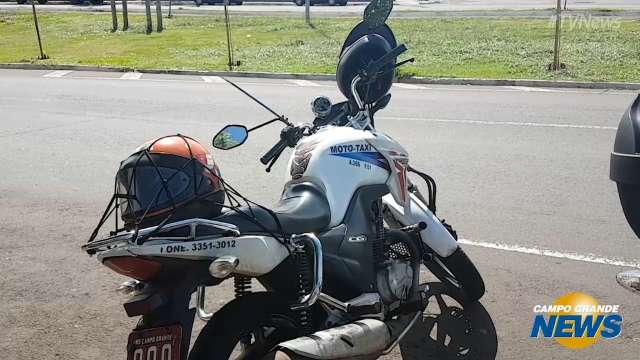 Prefeitura recebe documenta&ccedil;&atilde;o de interessados em novos alvar&aacute;s de motot&aacute;xi