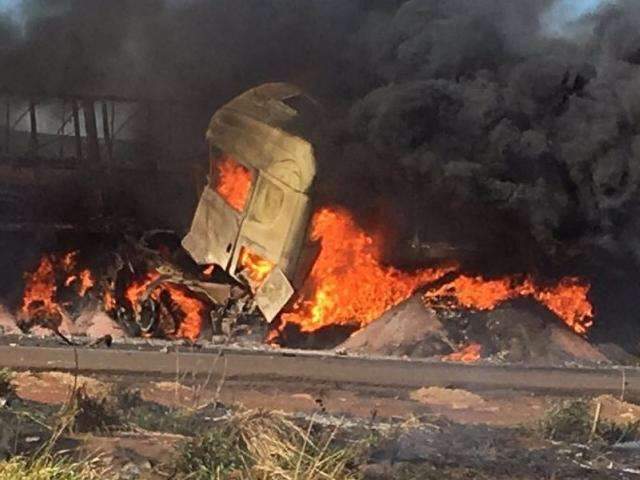   Delegado solicita imagens de acidente que matou tr&ecirc;s carbonizados 