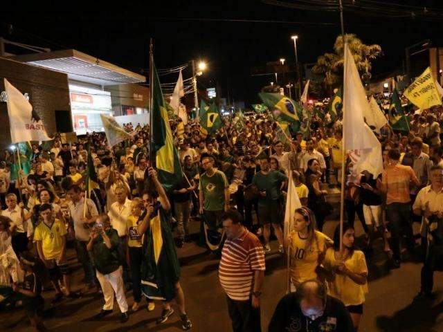 Manifesta&ccedil;&atilde;o na Afonso Pena &eacute; pac&iacute;fica e re&uacute;ne 400 pessoas, diz PM