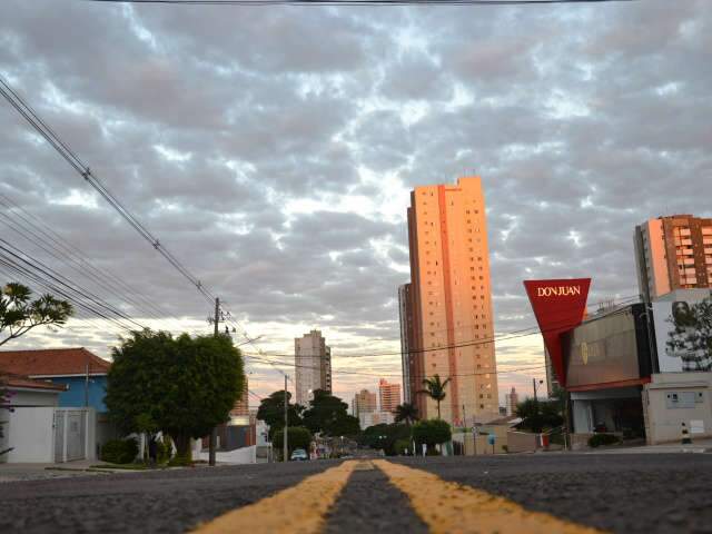  Quarta-feira amanhece com c&eacute;u nublado e temperatura amena em Campo Grande 