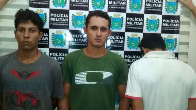 Menina de 11 anos &eacute; flagrada pela pol&iacute;cia comprando maconha em &ldquo;boca&rdquo;