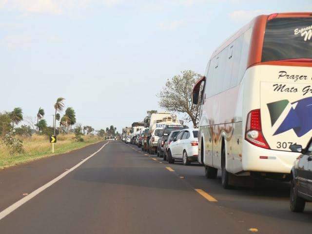 Depois de protestos durante a manh&atilde;, sem-terra liberam tr&aacute;fego em BRs
