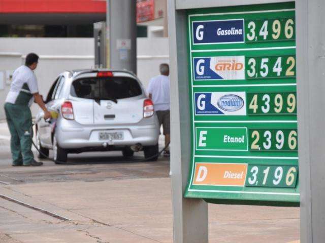 Petrobras reduz pre&ccedil;o da gasolina, que pode cair 9 centavos nos postos