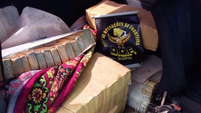 Opera&ccedil;&atilde;o Boas Festas do DOF apreende droga e R$ 1,1 milh&atilde;o em contrabando