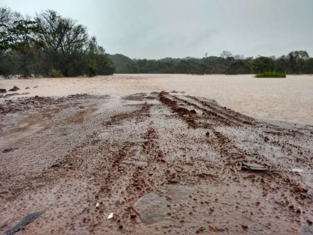 Prefeitos estudam novo decreto de emerg&ecirc;ncia devido &agrave;s chuvas