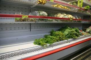 Folhosas chegam aos supermercados menores e em pior qualidade. (Foto: Fernando Antunes)