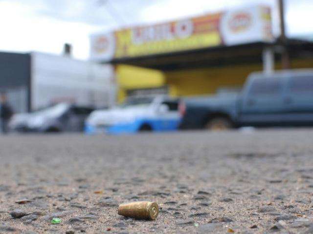 Suspeito de matar policial militar &eacute; baleado e preso pela PM