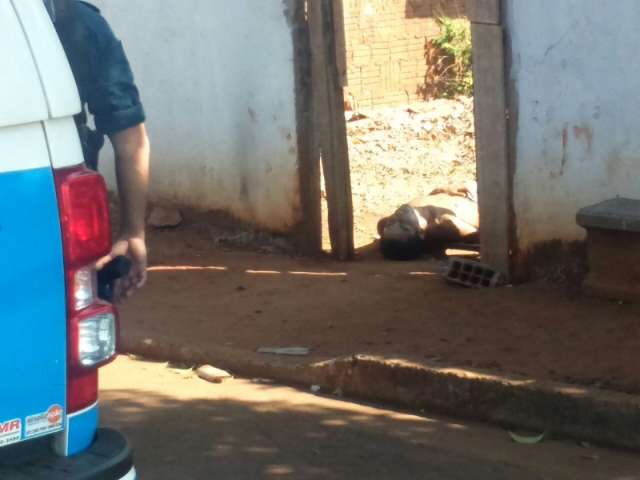 Jovem &eacute; assassinado a tiros em suposto acerto de contas no Aero Rancho