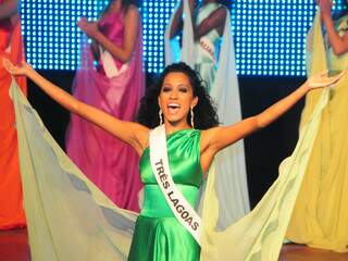 &quot;Vou me dedicar ao máximo para representar muito bem Mato Grosso do Sul no Miss Brasil&quot;, disse Karen Recalde. (Foto: Rodrigo Pazinato)