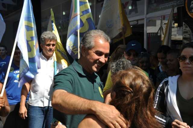 Candidatos a governador promovem carreatas e caminhadas na Capital
