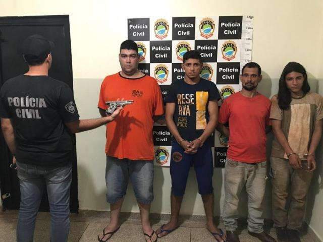 Quadrilha &eacute; presa por invadir fazenda e sequestrar moradores