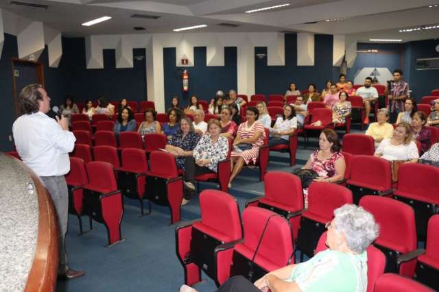 Rem&eacute;dio n&atilde;o faz diferen&ccedil;a quando falta amor no cuidado de quem tem Alzheimer