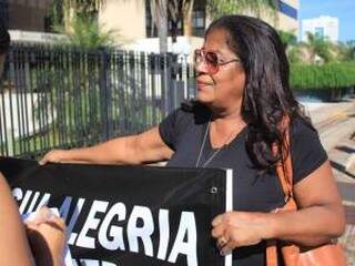 Fam&iacute;lia de jovem morto h&aacute; 1 ano no tr&acirc;nsito reclama de processo parado