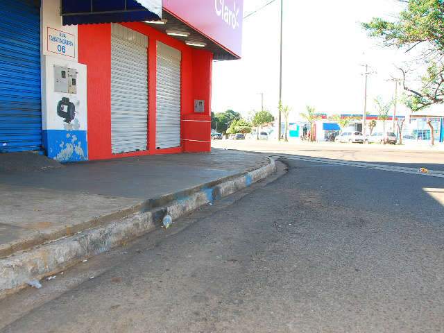  Quatro morreram de forma violenta na madrugada deste domingo