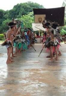 Dança da Ema, uma das tradições terena. (Foto: Linda Terena)