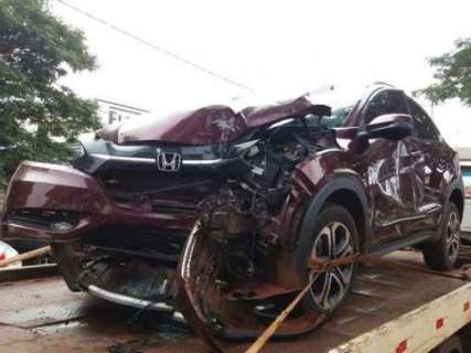 Traficante bate carro com 1 tonelada de maconha contra &aacute;rvore 
