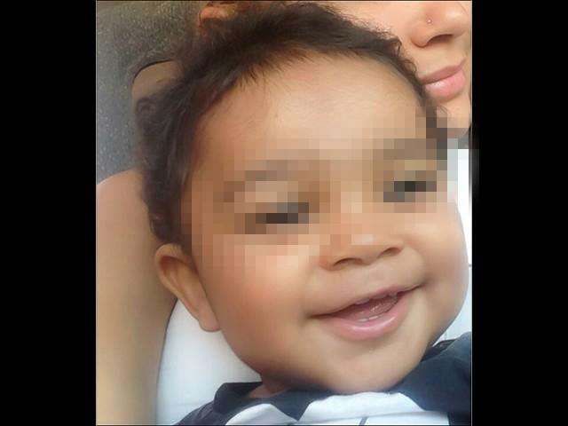 Menino de 2 anos com c&acirc;ncer na pr&oacute;stata sofre com demora em exame