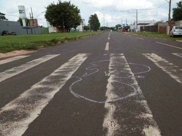 Crian&ccedil;a de seis anos &eacute; atropelada ao atravessar rua correndo