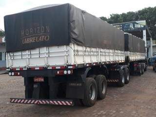 Bitrem era usado para transportar cigarros até Campo Grande. (Foto: PRF/Divulgação)