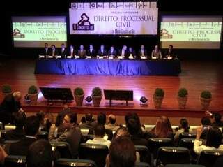 Congresso de Direito Processual Civil reúne 1.600 participantes