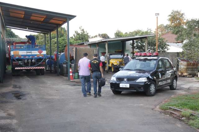 Posto clandestino &eacute; fechado e tr&ecirc;s mil litros de diesel s&atilde;o apreendidos