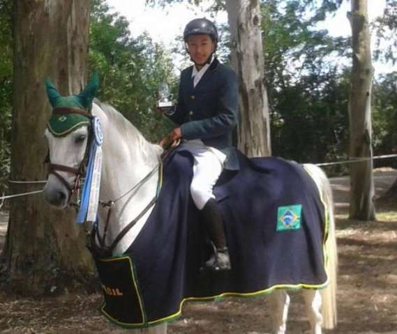 Cavaleiro de Campo Grande disputa torneio de saltos na Argentina