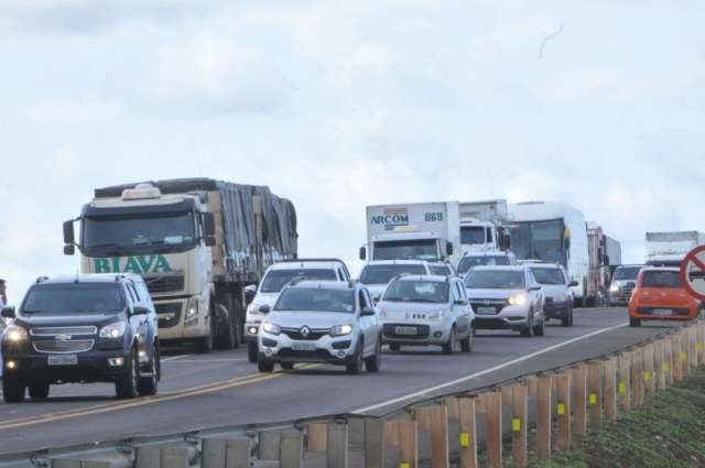 Caminhoneiros liberam rodovias de MS, mas retomam protestos &agrave; tarde 