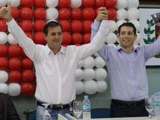 Carlos Pelegrini (à esquerda) foi eleito no dia 4, mas ainda não sabe quando toma posse (Foto: Divulgação)