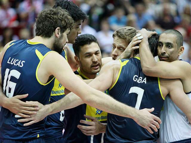  Brasil derrota EUA por 3 a 1 e vai &agrave;s semifinais da Liga Mundial de v&ocirc;lei