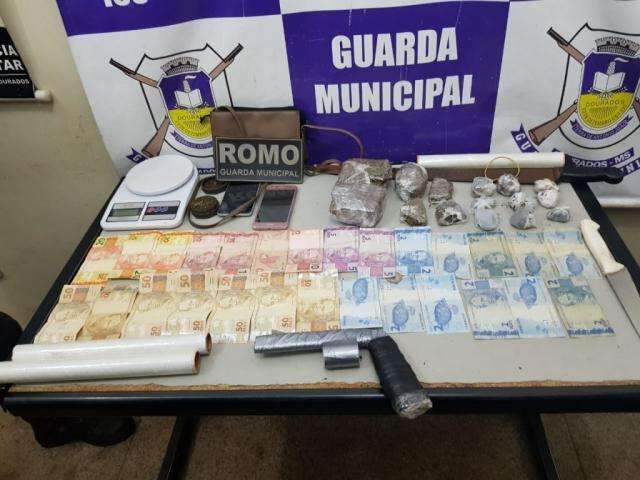Irm&atilde;os s&atilde;o presos vendendo maconha em gin&aacute;sio de esportes