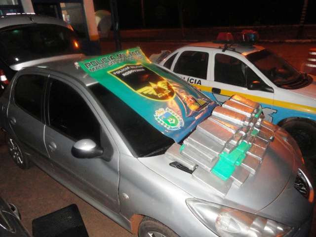 Pol&iacute;cia apreende 55 kg de coca&iacute;na na MS-145