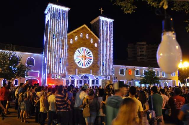 Associa&ccedil;&atilde;o Comercial lan&ccedil;a concurso para escolher melhor decora&ccedil;&atilde;o de Natal