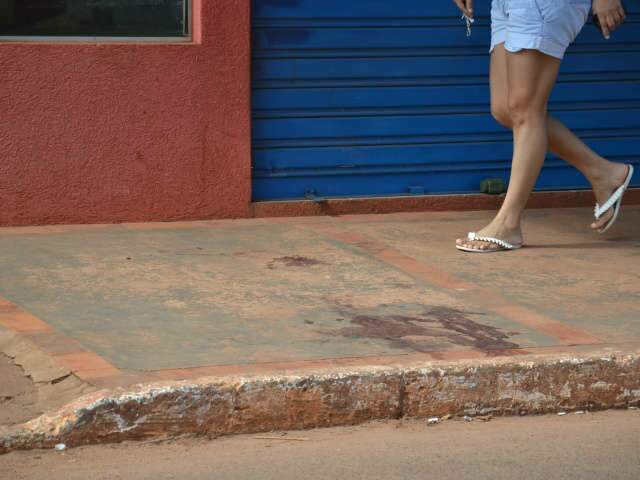  Homem de 38 anos &eacute; morto com tr&ecirc;s tiros no bairro Aero Rancho 