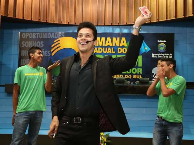 Show de m&aacute;gica abre Semana do Jovem Empreendedor na Assembleia