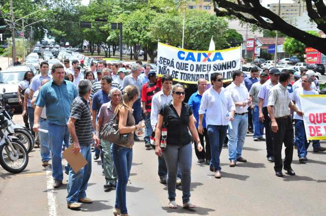  Trabalhadores da constru&ccedil;&atilde;o civil protestam contra novas normas da Caixa em programa habitacional