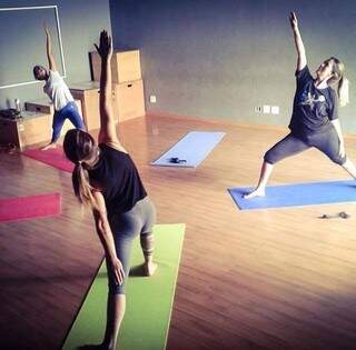 Yoga na Casa de Ensaio. (Foto: Divulgação)