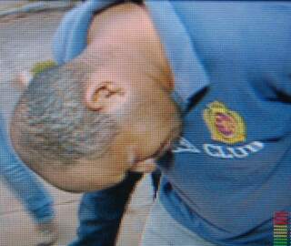 Ele se apresentou de short e camiseta no Batalhão da Polícia Militar do Bairro Tiradentes. (Foto: Reprodução)