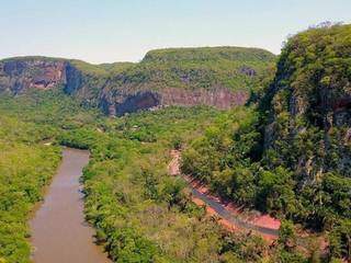 Pavimenta&ccedil;&atilde;o da Estrada Parque de Piraputanga ser&aacute; conclu&iacute;da em dezembro