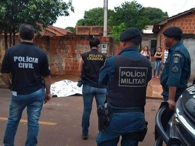 Juiz livra da pris&atilde;o 3 suspeitos de morte de homem a facadas